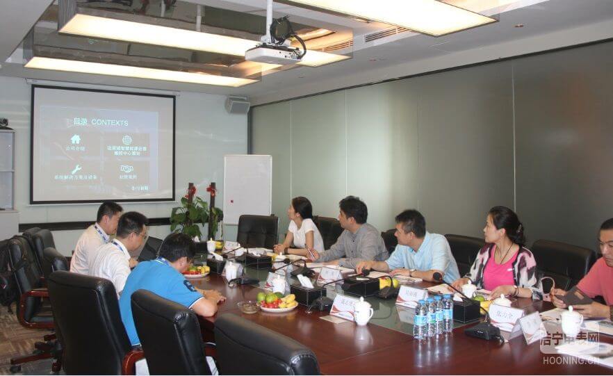 政企合作 * 新疆達坂城區(qū)領(lǐng)導一行蒞臨科陸電子指導考察